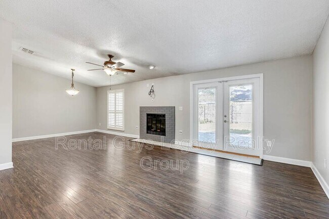 Building Photo - 10729 Squires Ct
