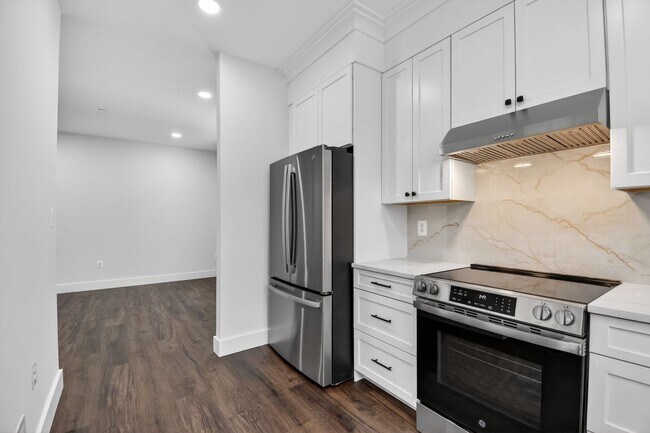 Building Photo - Spacious New Build in Quiet Silver Spring - Available Now
