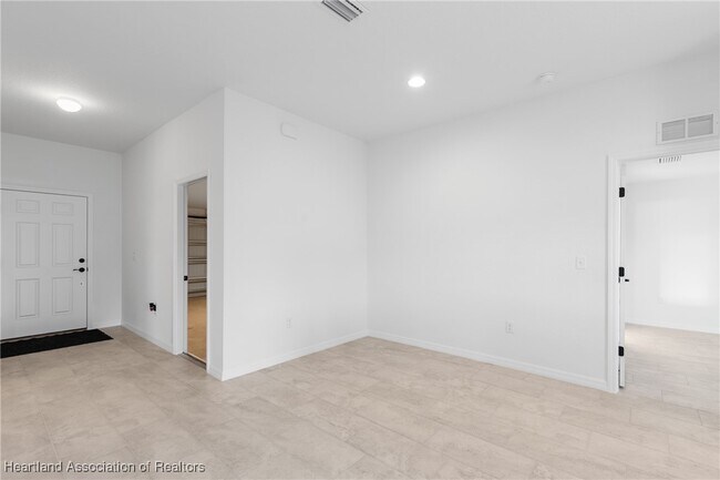 Building Photo - 6151 Monegro St