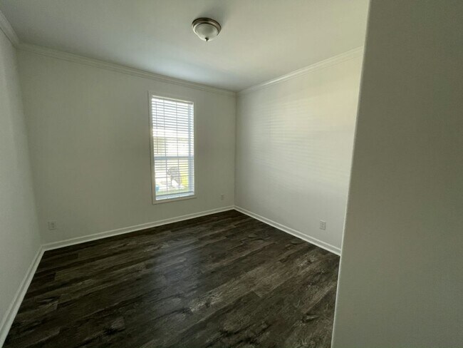 Building Photo - 34669 Ballyhoo Dr