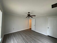 Building Photo - 307 4th St