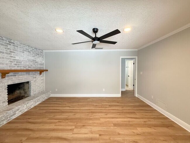 Building Photo - 4/3 WINTER PARK POOL HOME WITH WINTER PARK SCHOOLS! (Orange County Winter Park Schools)