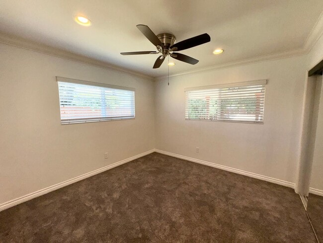 Building Photo - Beautifully Updated 3 Bedroom, 2 bath Rola...