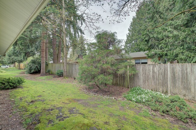 Building Photo - 2bd/2.5ba Kirkland Townhome