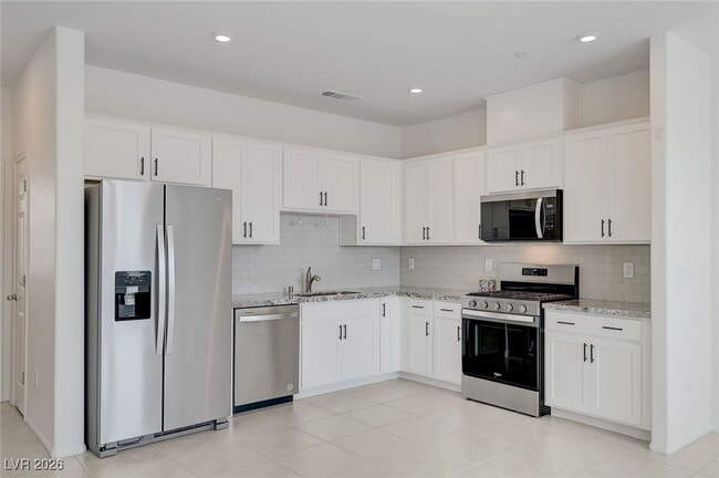 Building Photo - 662 Bellus Pl