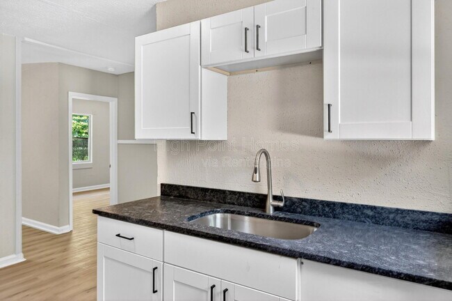 Building Photo - 437 Carver Ln