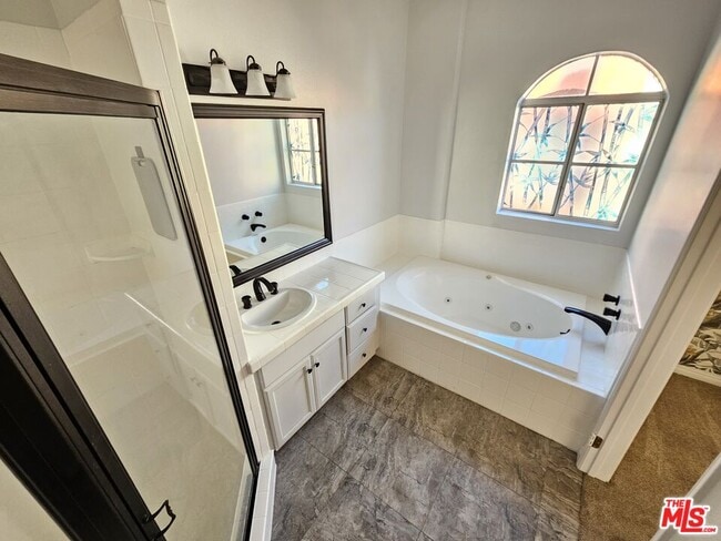 Building Photo - 1957 N Bronson Ave