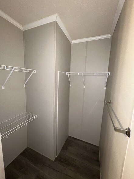 Building Photo - 80 Belmar St