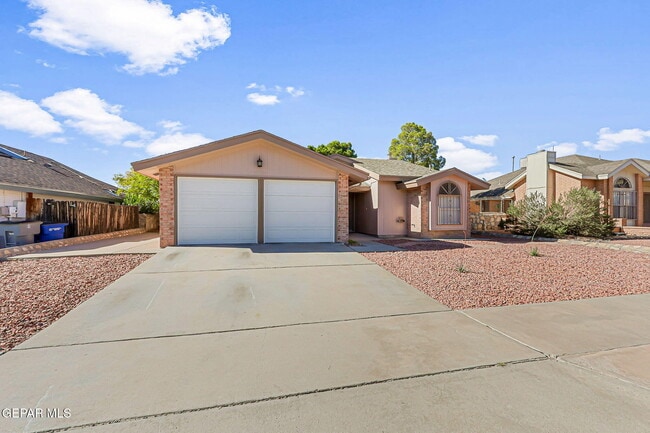 Building Photo - 11781 Jennifer Dr