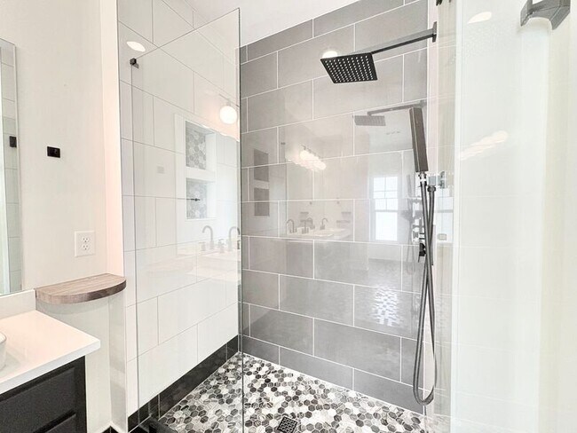 Building Photo - 211 Crooked Cedar Way