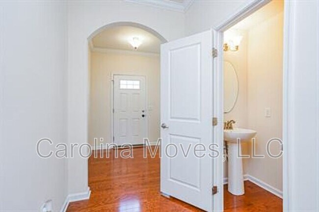 Building Photo - 414 Christiane Way