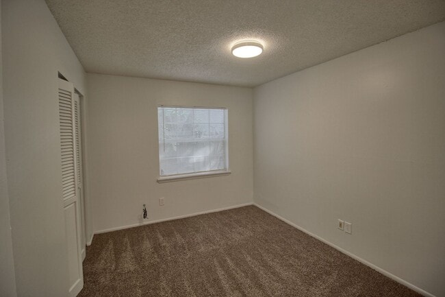 Building Photo - 1300 E Muriel St