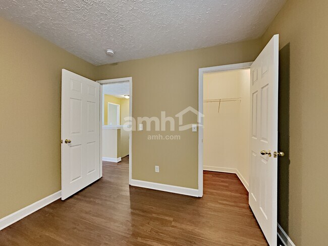 Building Photo - 156 Sundance Way