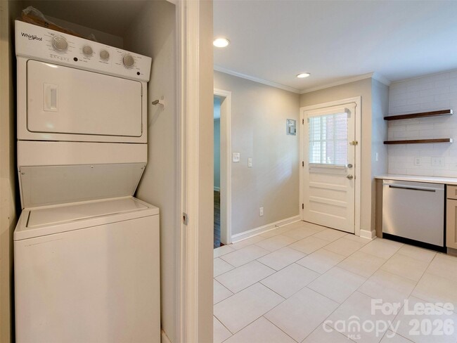 Building Photo - 1520 Mimosa Ave