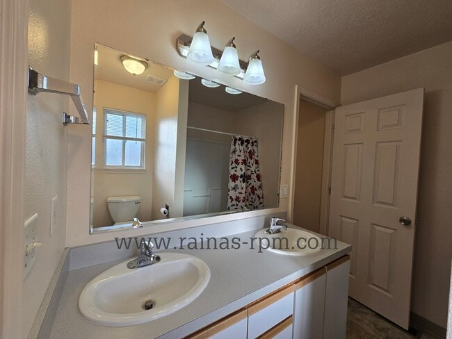 Building Photo - 1885 N Allumbaugh St