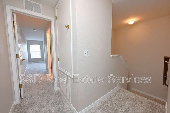 Building Photo - 5360 River Rock Rd