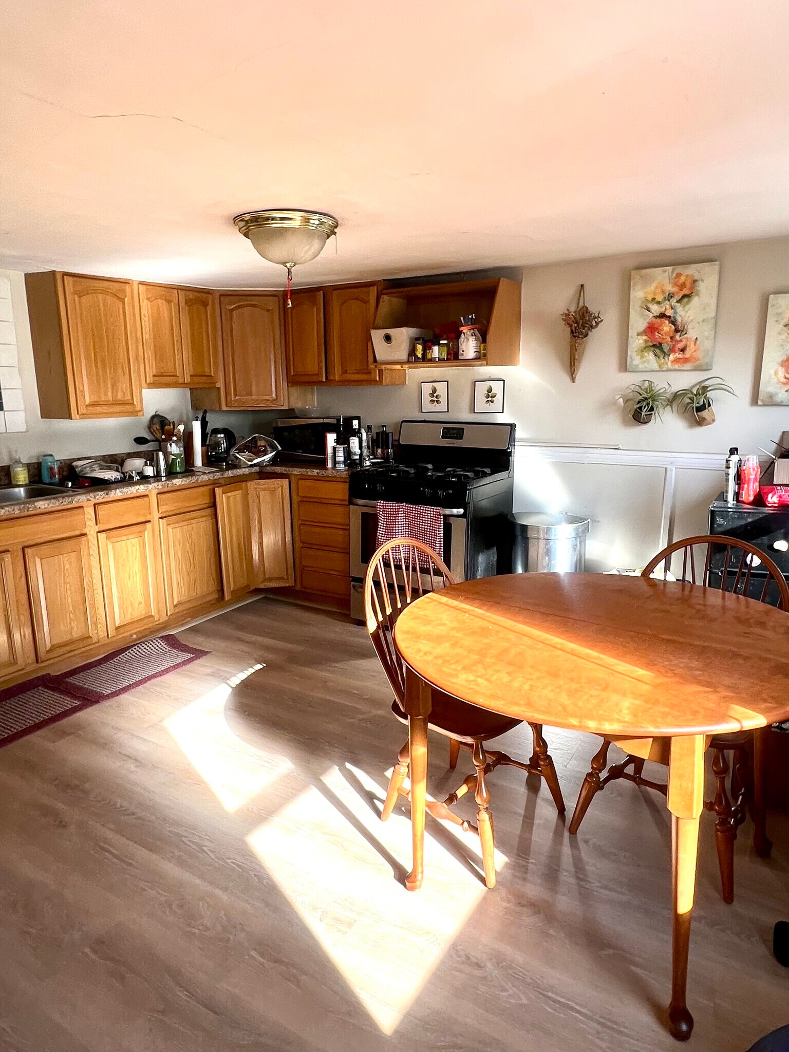 Eat-in kitchen - 10 Mall St