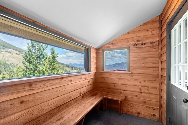 Building Photo - 848 Aspen Dr