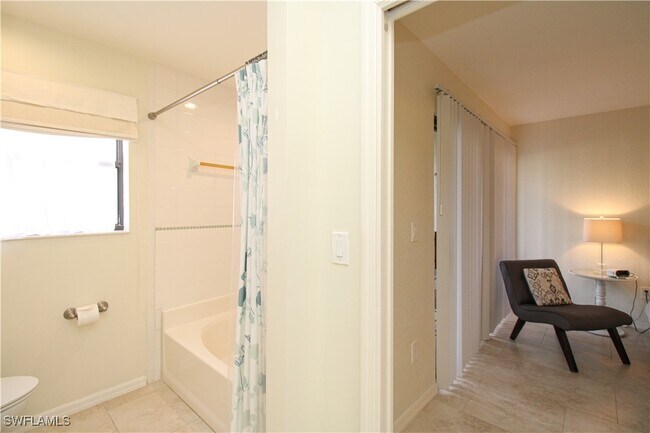 Building Photo - 60 Emerald Woods Dr