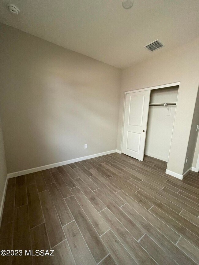 Building Photo - 4 Bed / 3 Bath Energy-efficient home! High...