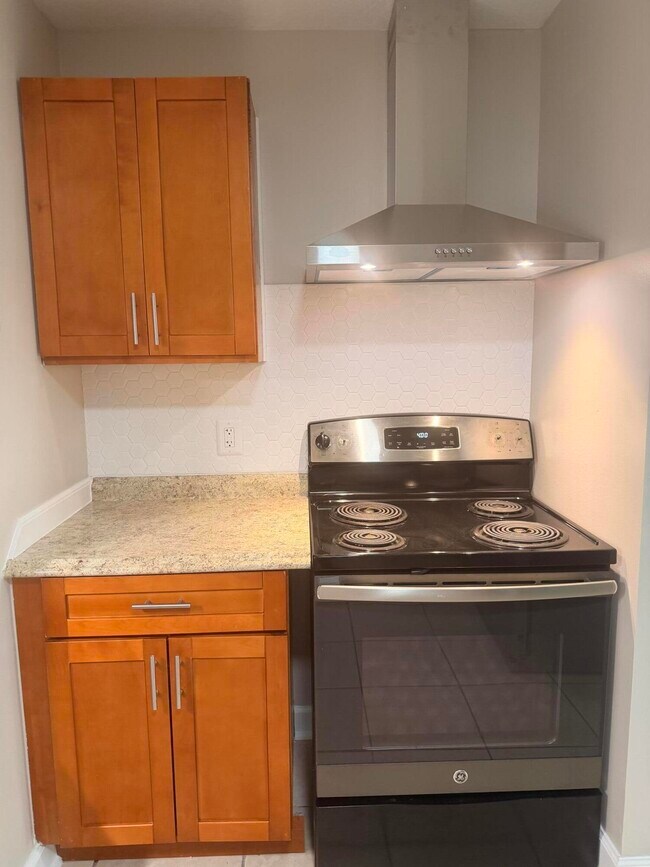 Building Photo - 407 N 29th St