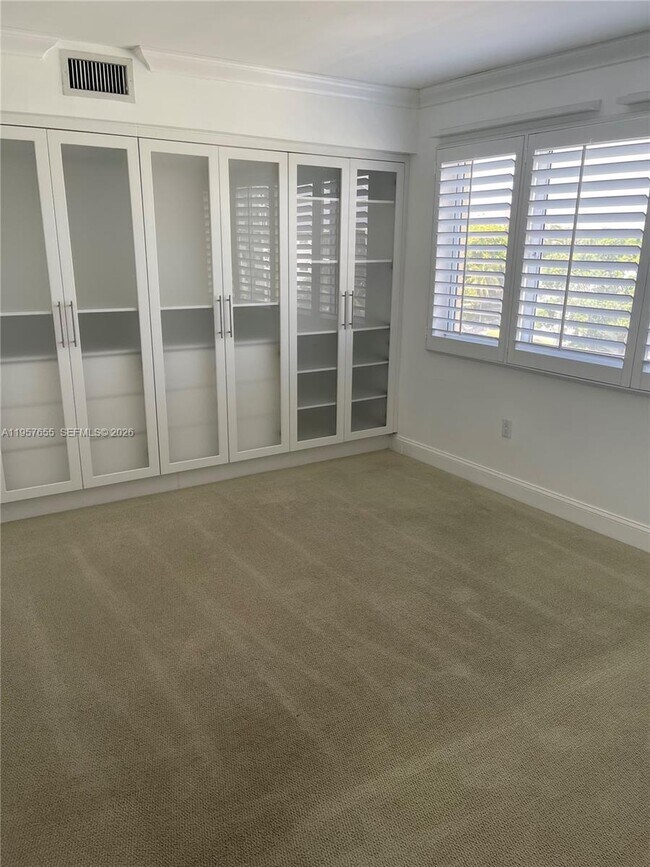 Building Photo - 650 Ocean Dr