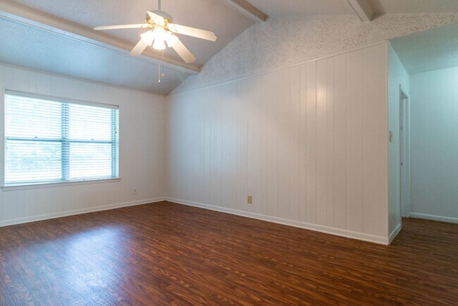 Building Photo - Great Home-Great Price!!!