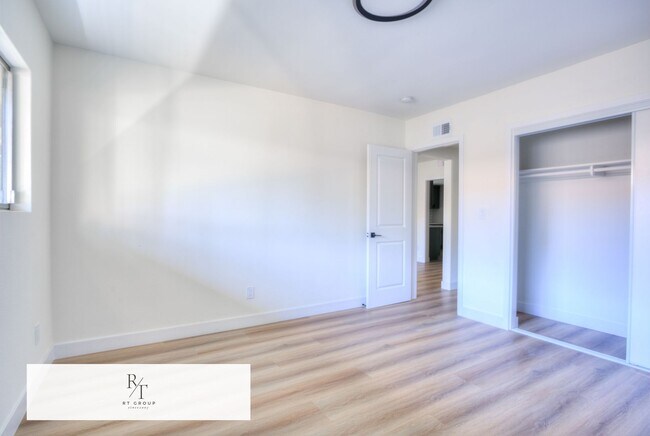 Building Photo - Fully Upgraded Spacious 3-Bedroom Unit in Prime Arcadia Location