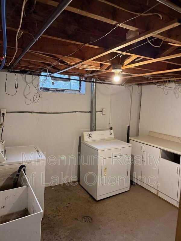 Building Photo - 321 W Princeton Ave