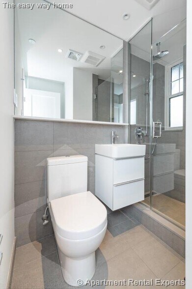 Building Photo - 19 Forest St