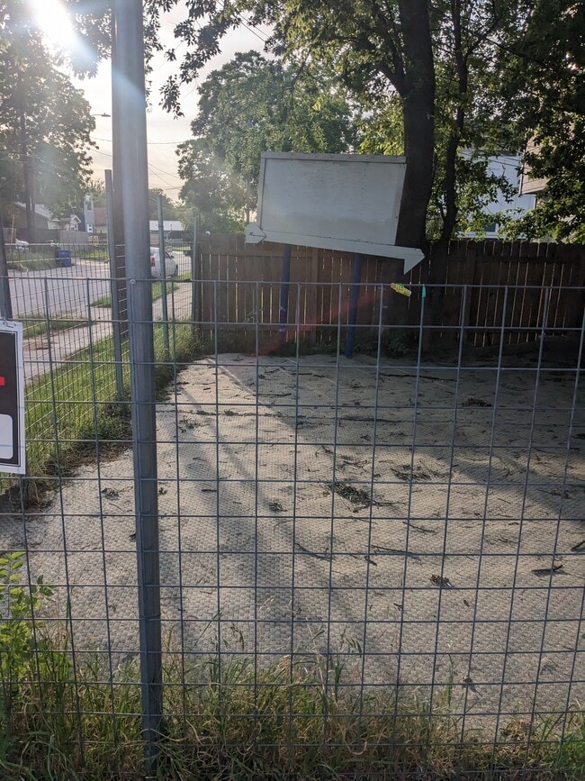 Building Photo - 6100 Kasper St