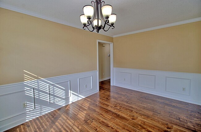 Building Photo - 119 Grandview Dr