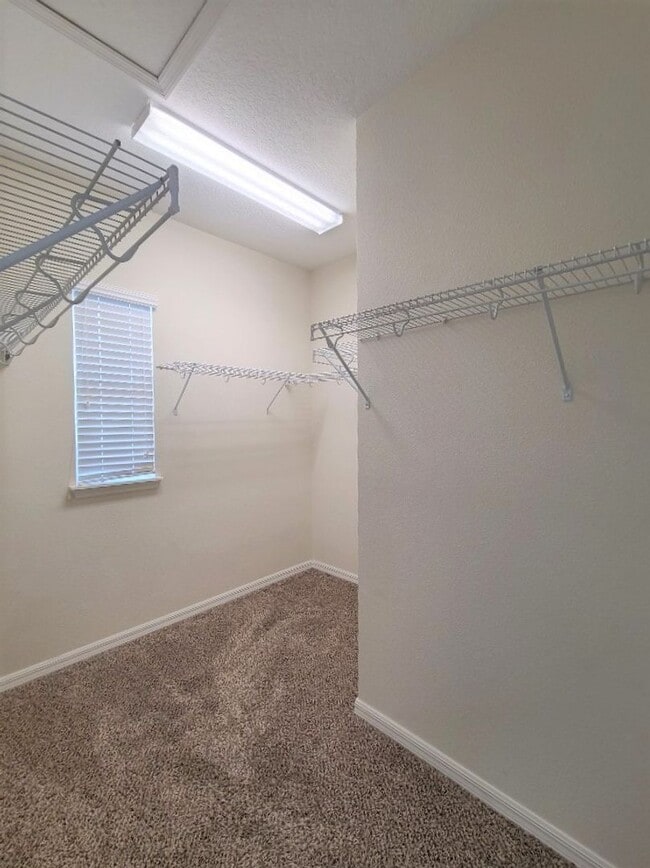 Building Photo - 3br 2.5ba at OVIEDO ON THE PARK. Tile floo...