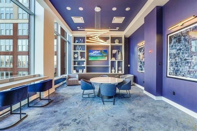 Building Photo - 1100 Maxwell Ln