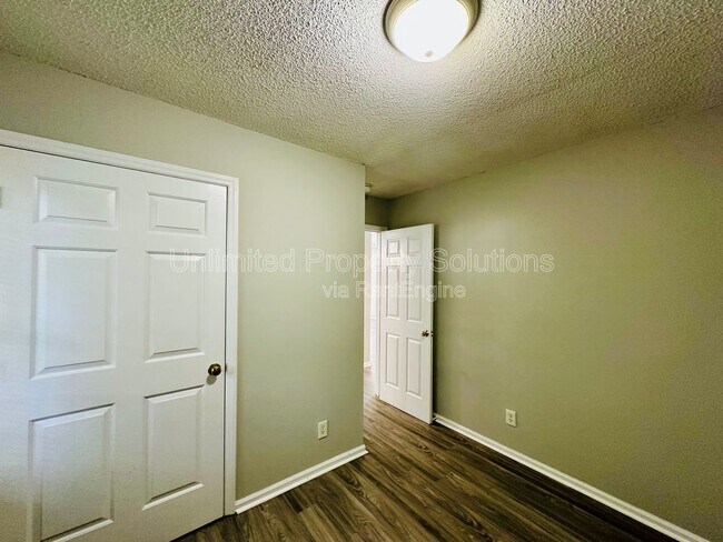 Building Photo - 1404 Church St