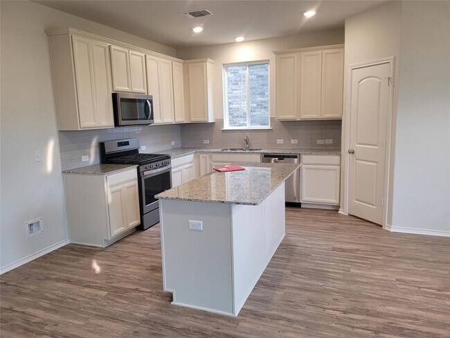 Building Photo - 171 Purple Heart Dr