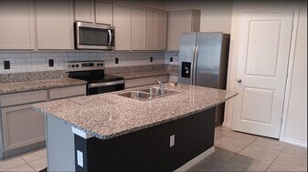 Building Photo - 16608 Maude Dr