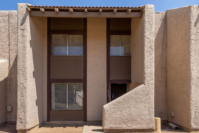 Building Photo - 5742 N 43rd Dr