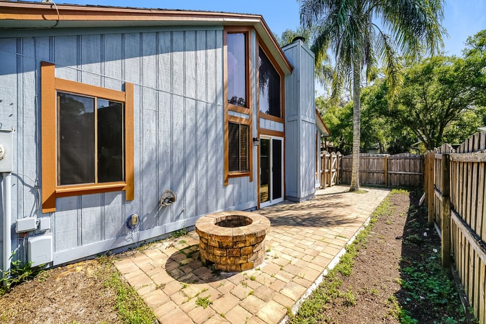 Building Photo - 55 Windrift Ct