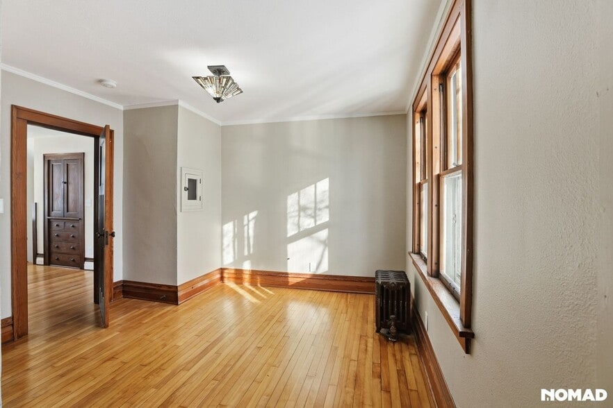 Building Photo - 40 W Lewis St