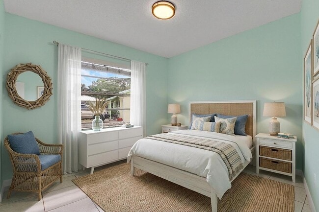 Building Photo - 2145 5th St