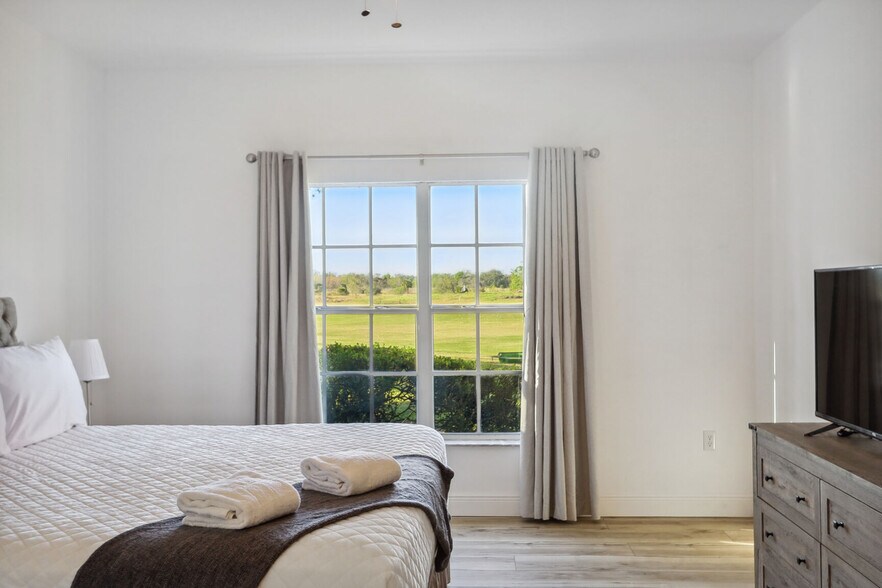 Building Photo - 312 Eagle Ridge Dr