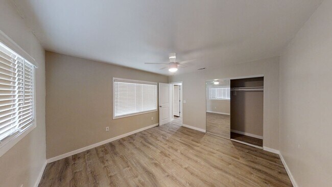 Building Photo - Remodeled!! 5BD/2BA on Campanile
