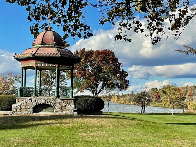 Building Photo - 18 Gould St