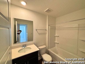 Building Photo - 1032 Oriole Wy