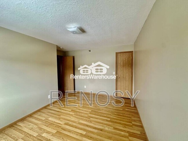 Building Photo - 5924 Sutton Pl