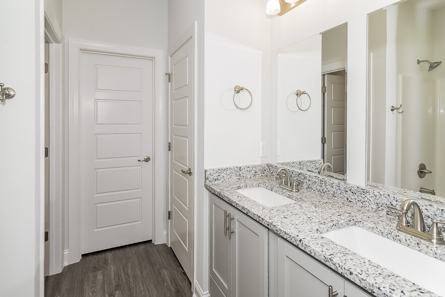 Building Photo - 1129 Walker Point Way