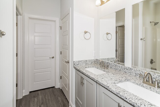 Building Photo - 1141 Walker Point Way