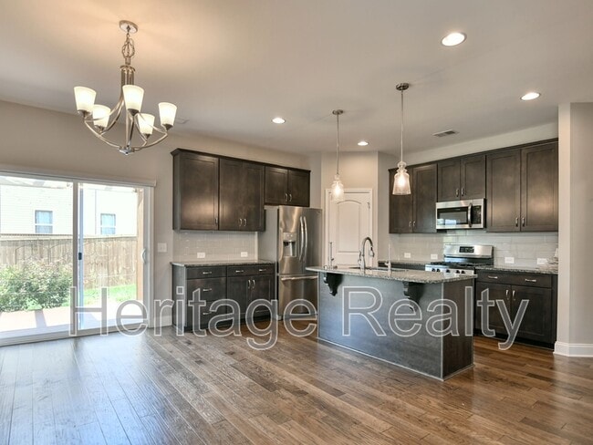 Building Photo - 2212 Scarlet Tanager St