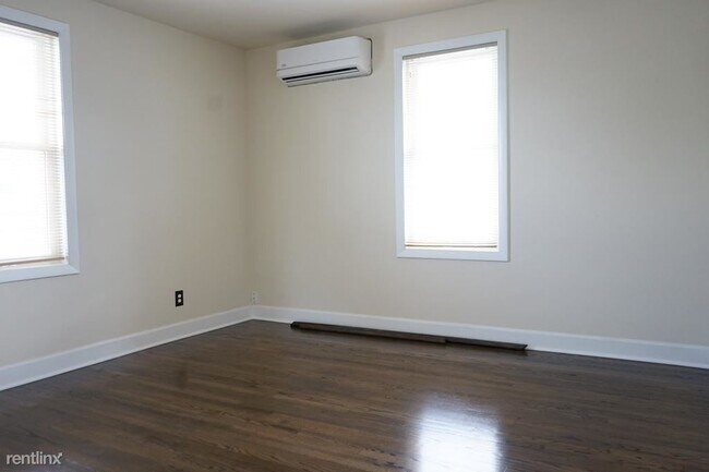 Building Photo - 5204 Leeds Ave